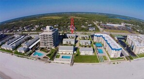 Small, chill complex. No elevators to wait on 