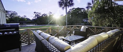 Your private back deck view of the 11 mile lagoon...superior lagoon view!