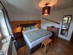 Ferienwohnung bis 2 Personen, Erdgeschoss, Terrasse-Schlafzimmer