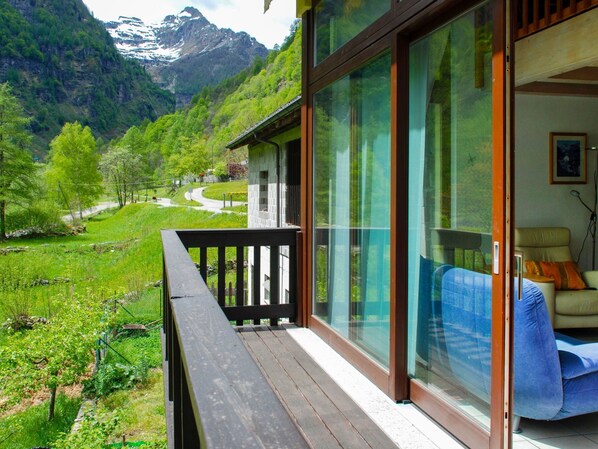 Naturaleza, Propiedad, Casa, Edificio, Arquitectura, Cordillera, Árbol, Montaña, Casa, Cabaña