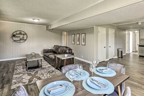 Spend days in the city and nights at home in the suburbs to rest and relax.