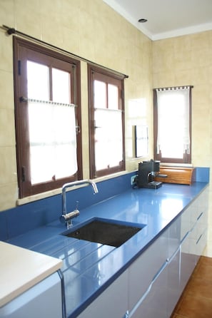 Modern, fresh refrubished kitchen with dish washer and washing machine
