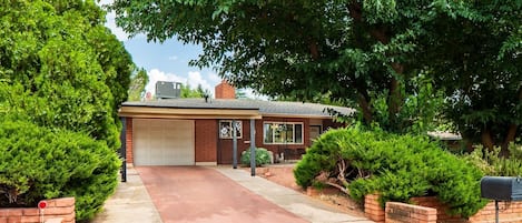 Bell Rock Drive is a cozy and affordable 2BD 1BA Sedona home