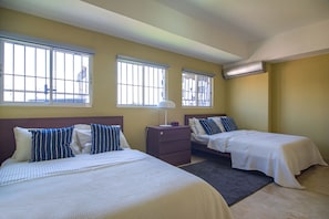 Splendid Bedroom, 2 Queen Beds, Private Bathroom, A/C