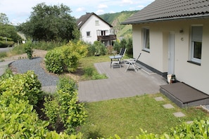 Terrasse vor dem Haus