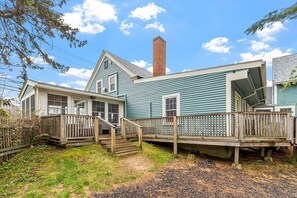 Side porch connecting to sunroom