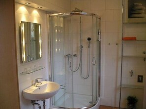 Bath/Shower