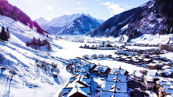 Österreich Berge -Ferienwohnung umgeben von Bergen und Schnee