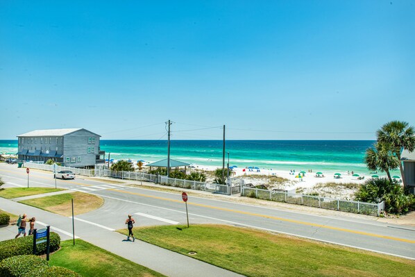 Balcony views! Gulf View 313