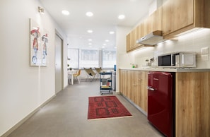 Kitchenette / Hallway