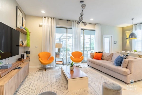 This bright and modern townhome is awaiting you!