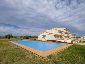 Piscine, Propriété, Ciel, Herbe, Maison, Vacances, Architecture, Immobilier, Lot Terre, Biens