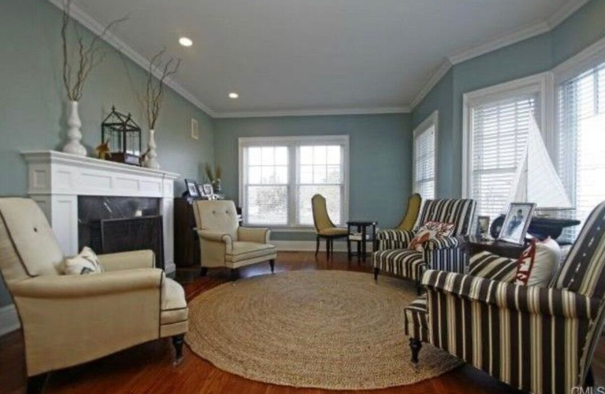 Waterfront Getaway – Saugatuck Shores, Westport