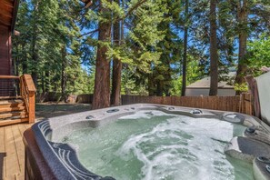 Hot tub on the lower deck- Private