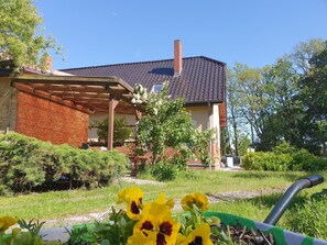 Terrasse. mit Grillmöglichkeit