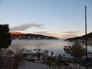 Direkte Umgebung des Objekts. Blick vom Balkon