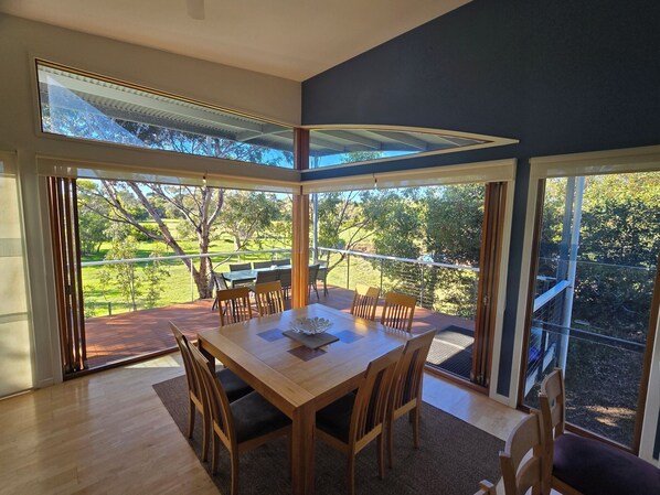 Villa 2 South Shores Resort Normanville - extended dining options 
