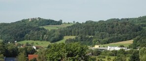 Blick zum Wachstein und zur Therme Obernsees