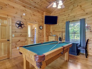 Game Room - TV, Pool Table