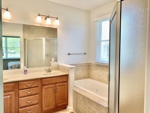 1st floor master en-suite bathroom