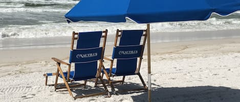 Beach service for 2 included with rental. (Mar-Oct) Extra beach chairs in condo