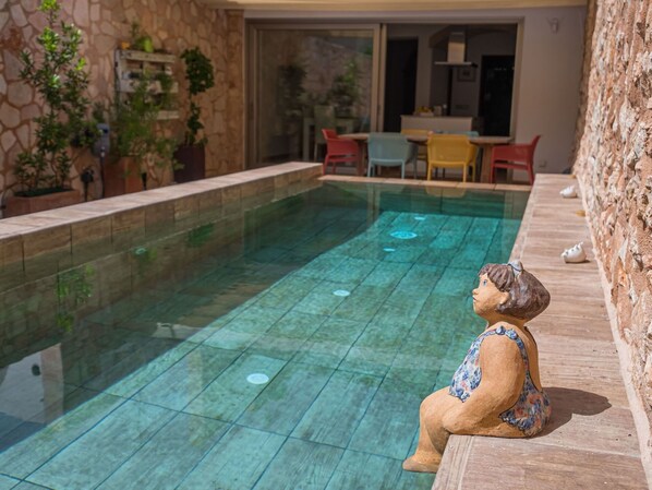 Wasser, Schwimmbad, Azurblau, Holz, Gebäude, Flooring, Fussboden, Freizeit, Wand, Pflanze