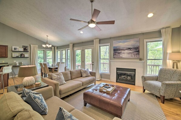 Massanutten Vacation Rental Home | 2BR | 2BA | Stairs Required to Enter