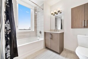 Jersey City 1 Bedroom Bathroom