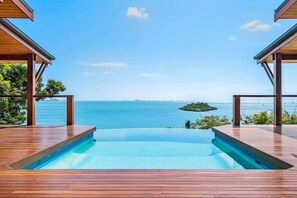 High Tide Inifinity Pool overlooking the Coral Sea