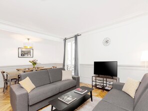 EN : Living room / FR : Salon