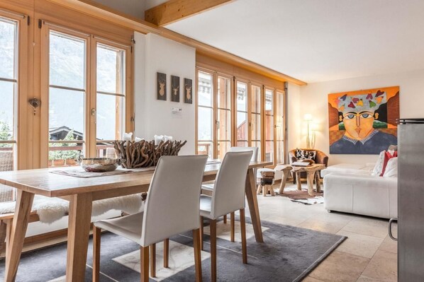 Living and dining area
