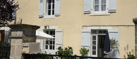 Le Cerisier holiday cottage