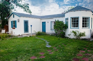 Front of house with the driveway