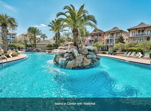 Huge Lagoon Pool