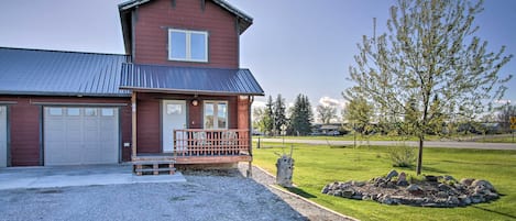 This Choteau townhome is central to small-town attractions, skiing, and fishing!