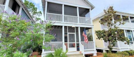 Cottage with 2 screened porches