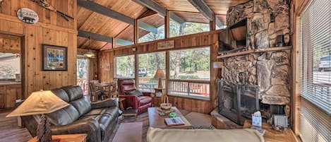 Ruidoso Vacation Rental Cabin | 2BR | 1BA | 985 Sq Ft