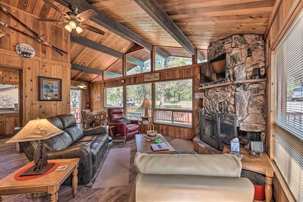 Ruidoso Vacation Rental Cabin | 2BR | 1BA | 985 Sq Ft