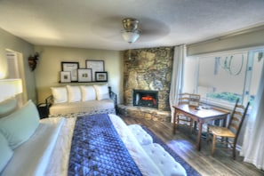 King Bed, Trundle Bed, Fireplace