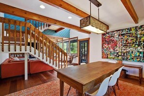 Layout of the dining room and family room