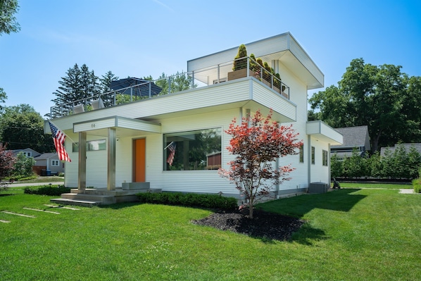 Front view of Douglas Modern Villa