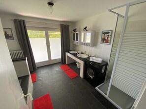 Ferienwohnung 60qm, 1 Schlafzimmer, max. 2 Personen-Badezimmer