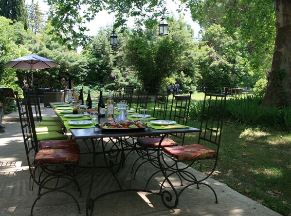 Outdoor dining