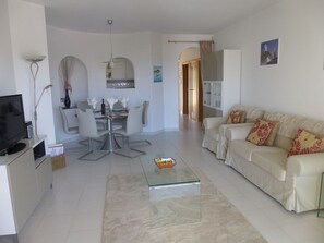 Dining Room / Lounge