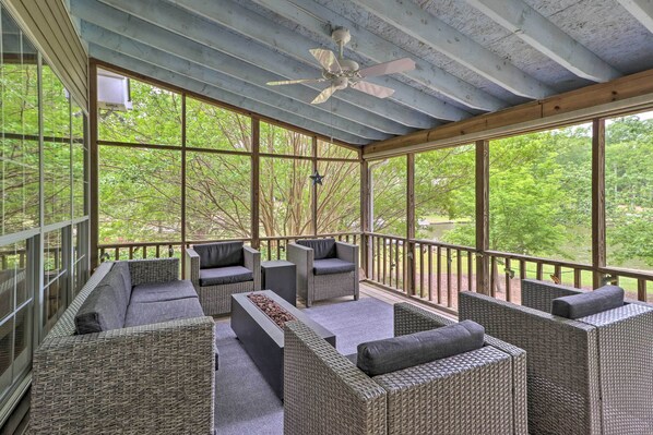 Eatonton Vacation Rental | 4BR | 3.5BA | 1,796 Sq Ft | Stairs Required