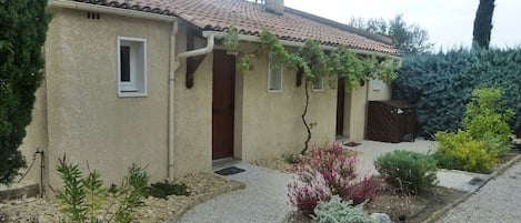 Entrée logement saisonnier