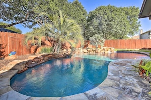 Backyard | Private Pool