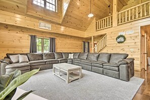 Cabin Interior | Open Layout | High Ceilings