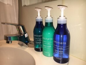 Bathroom amenities