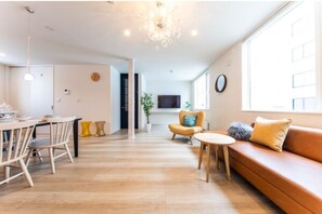 [RoomB] A nice living room from another angle